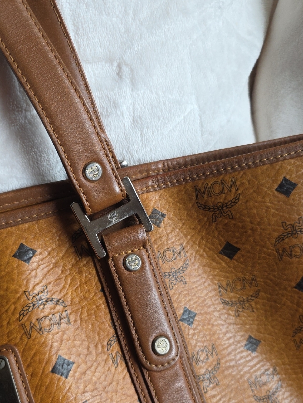 MCM Cognac Visetos Tote Bag - Picture 3 of 16